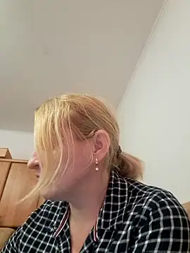 Malichkaanna30 online show from 03/14/25, 01:46