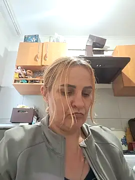 Malichkaanna30 online show from 09/19/25, 12:50