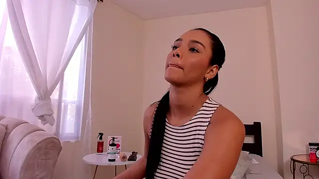 evely coelloo online show from 12/02/24, 09:28