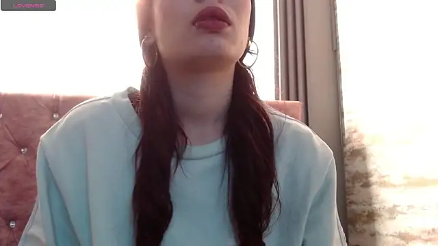  yuyi online show from 12/02/25, 11:48