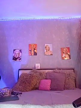 Snapshot of nahiarapalmer19 chatting on 12/28/24, 11:37 nahiarapalmer19 online show from 12/28/24, 11:37