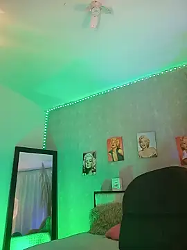 Snapshot of nahiarapalmer19 chatting on 09/11/25, 10:43 nahiarapalmer19 online show from 09/11/25, 10:43