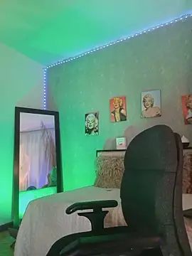 Snapshot of nahiarapalmer19 chatting on 09/21/25, 04:41 nahiarapalmer19 online show from 09/21/25, 04:41