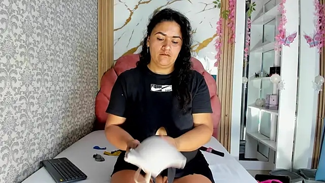 valeria rivera1 online show from 04/16/26, 07:03