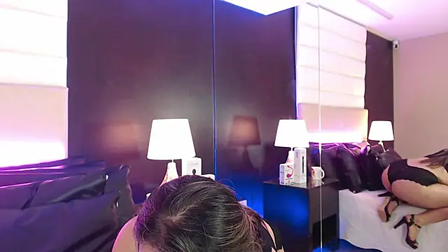 NaomyRivera online show from 02/13/25, 09:17