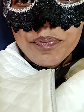 Snapshot of GF_nd_BF_ chatting on 12/10/24, 07:00 GF nd BF online show from 12/10/24, 07:00