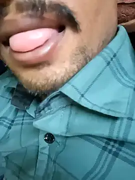 Snapshot of GF_nd_BF_ chatting on 02/20/25, 04:25 GF nd BF online show from 02/20/25, 04:25