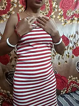 Snapshot of GF_nd_BF_ chatting on 03/07/25, 04:11 GF nd BF online show from 03/07/25, 04:11