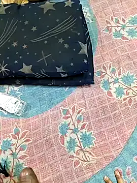 Snapshot of GF_nd_BF_ chatting on 10/31/25, 07:42 GF nd BF online show from 10/31/25, 07:42