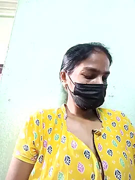 anusiya01 online show from 03/17/25, 03:36