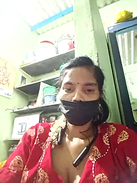 anusiya01 online show from 03/18/25, 08:48