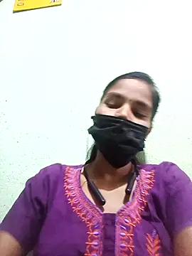 anusiya01 online show from 09/20/25, 11:44