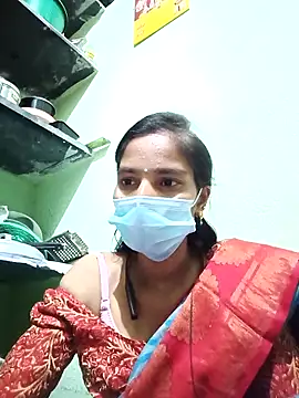 anusiya01 online show from 11/18/25, 02:32