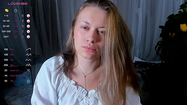 Snapshot of Ariell_Margot_ chatting on 01/25/25, 01:30 Ariell Margot online show from 01/25/25, 01:30