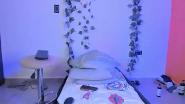 Cataleya19   online show from 02/25/26, 10:03