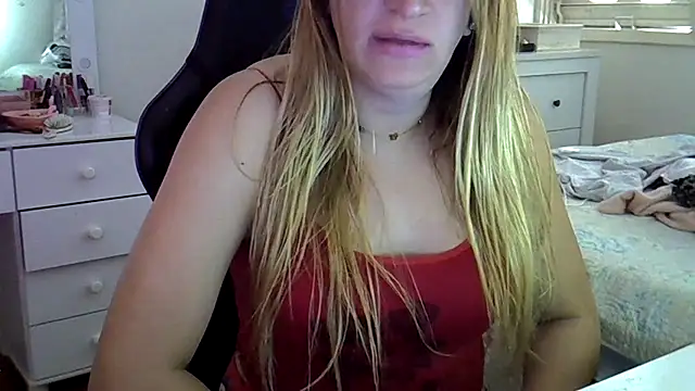 Snapshot of luizacandy chatting on 06/22/26, 03:42 luizacandy online show from 06/22/26, 03:42