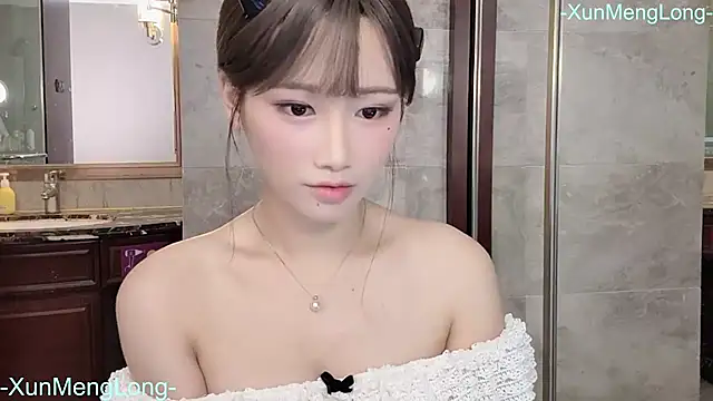 Snapshot of -XunMengLong- chatting on 04/09/26, 06:02 -XunMengLong- online show from 04/09/26, 06:02