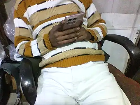 Snapshot of Desi_GfBf chatting on 02/12/26, 01:28 Desi GfBf online show from 02/12/26, 01:28