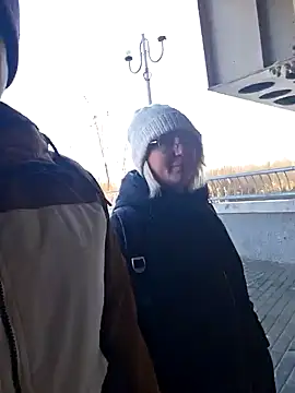 Snapshot of -Schweppes- chatting on 12/13/24, 09:13 -Schweppes- online show from 12/13/24, 09:13