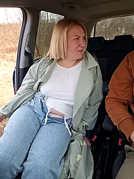 Snapshot of -Schweppes- chatting on 03/11/25, 08:52 -Schweppes- online show from 03/11/25, 08:52