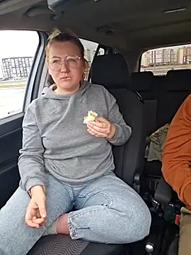 Snapshot of -Schweppes- chatting on 03/14/25, 11:23 -Schweppes- online show from 03/14/25, 11:23