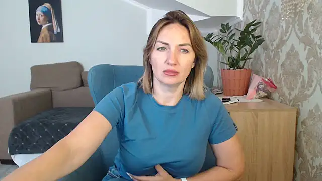 Mallinia online show from 10/11/25, 12:04