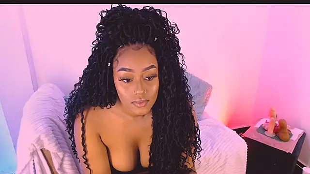 Snapshot of Emily_Williams12 chatting on 09/30/25, 01:21 Emily Williams12 online show from 09/30/25, 01:21