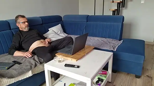 axecoman60 online show from 03/13/25, 09:10