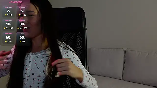 Bellla Haddid online show from 03/17/25, 12:52