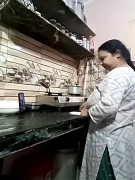 Kavya kapoor online show from 03/08/26, 02:48