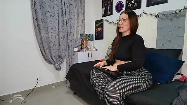 scarlett  morgan online show from 06/05/26, 02:34