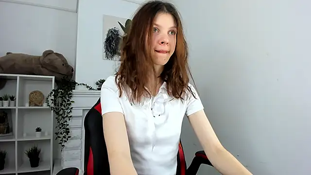 Baby Evalena online show from 01/28/25, 05:11