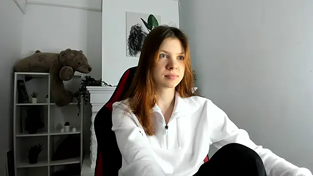 Baby Evalena online show from 03/18/25, 04:04