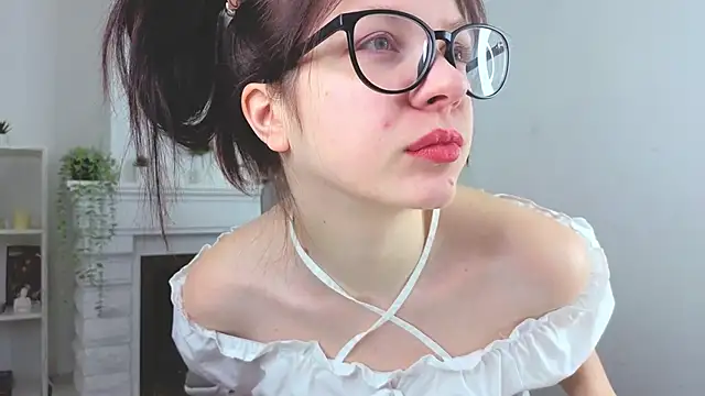 Baby Evalena online show from 01/06/26, 05:11