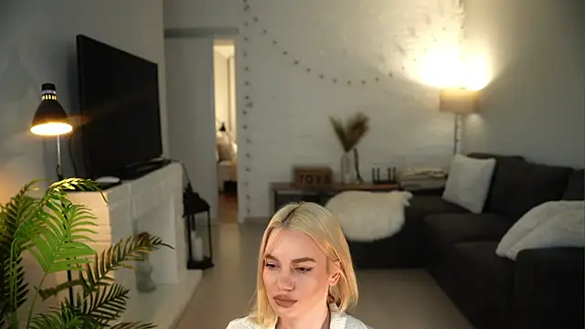 Heidi11 online show from 04/24/26, 03:36