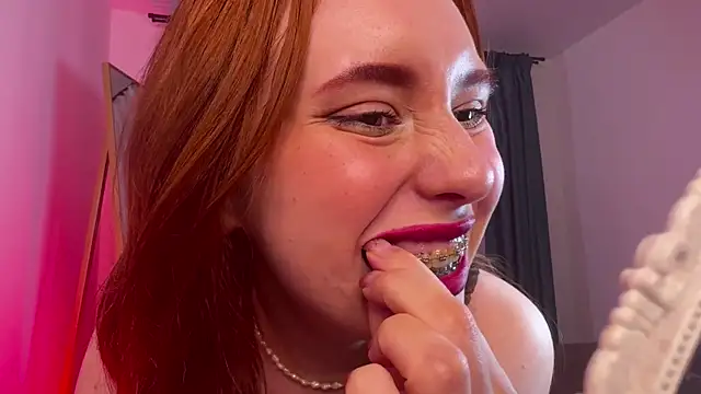 Snapshot of Call_Yes chatting on 03/10/25, 04:57 Call Yes online show from 03/10/25, 04:57