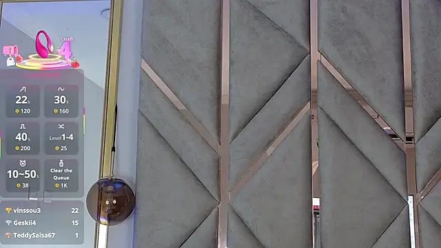 Lola King online show from 10/29/25, 01:08