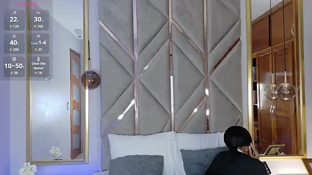 Lola King online show from 10/29/25, 11:39