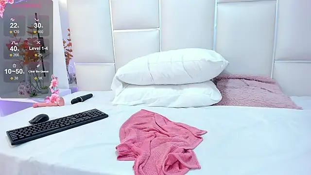 Snapshot of SaraDreamss chatting on 03/08/25, 11:39 SaraDreamss online show from 03/08/25, 11:39