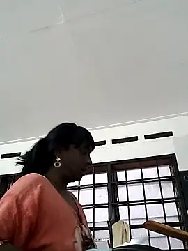 Snapshot of mamakarma1403 chatting on 03/02/25, 11:39 mamakarma1403 online show from 03/02/25, 11:39