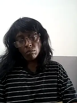Snapshot of mamakarma1403 chatting on 03/03/25, 01:31 mamakarma1403 online show from 03/03/25, 01:31