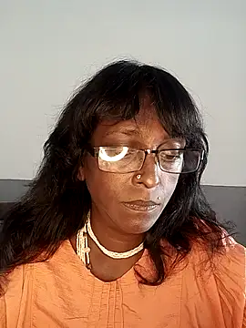 Snapshot of mamakarma1403 chatting on 03/04/25, 02:49 mamakarma1403 online show from 03/04/25, 02:49