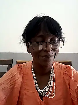 Snapshot of mamakarma1403 chatting on 03/04/25, 05:53 mamakarma1403 online show from 03/04/25, 05:53