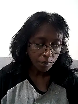 Snapshot of mamakarma1403 chatting on 03/08/25, 12:33 mamakarma1403 online show from 03/08/25, 12:33