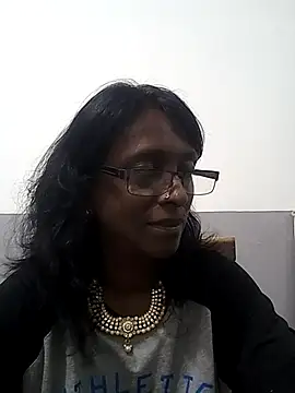 Snapshot of mamakarma1403 chatting on 03/10/25, 12:04 mamakarma1403 online show from 03/10/25, 12:04