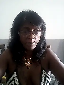Snapshot of mamakarma1403 chatting on 03/14/25, 12:32 mamakarma1403 online show from 03/14/25, 12:32