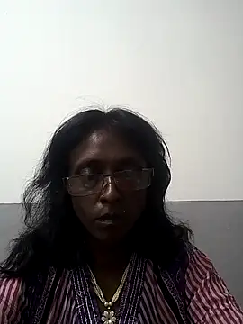 Snapshot of mamakarma1403 chatting on 03/19/25, 12:23 mamakarma1403 online show from 03/19/25, 12:23