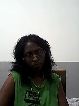 Snapshot of mamakarma1403 chatting on 03/21/25, 11:55 mamakarma1403 online show from 03/21/25, 11:55