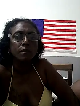 Snapshot of mamakarma1403 chatting on 09/15/25, 06:30 mamakarma1403 online show from 09/15/25, 06:30