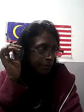 Snapshot of mamakarma1403 chatting on 09/29/25, 03:06 mamakarma1403 online show from 09/29/25, 03:06
